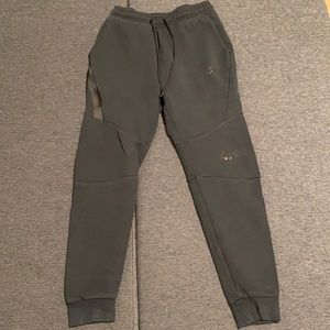 Nike tech fleece joggers